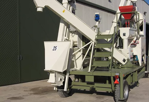 Maszyna do czyszczenia i zaprawiania nasion TD 53-54, 153, 354