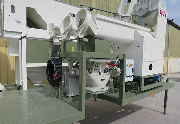 Maszyna do czyszczenia i zaprawiania nasion TD 53-54, 153, 354